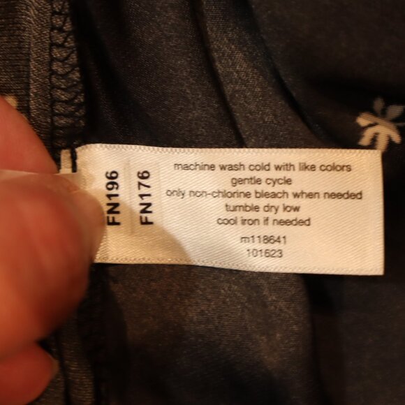 Lane Bryant Floral Flutter Sleeve Top – Black/White – Size 22/24 (3X) – NWT - Picture 7 of 7